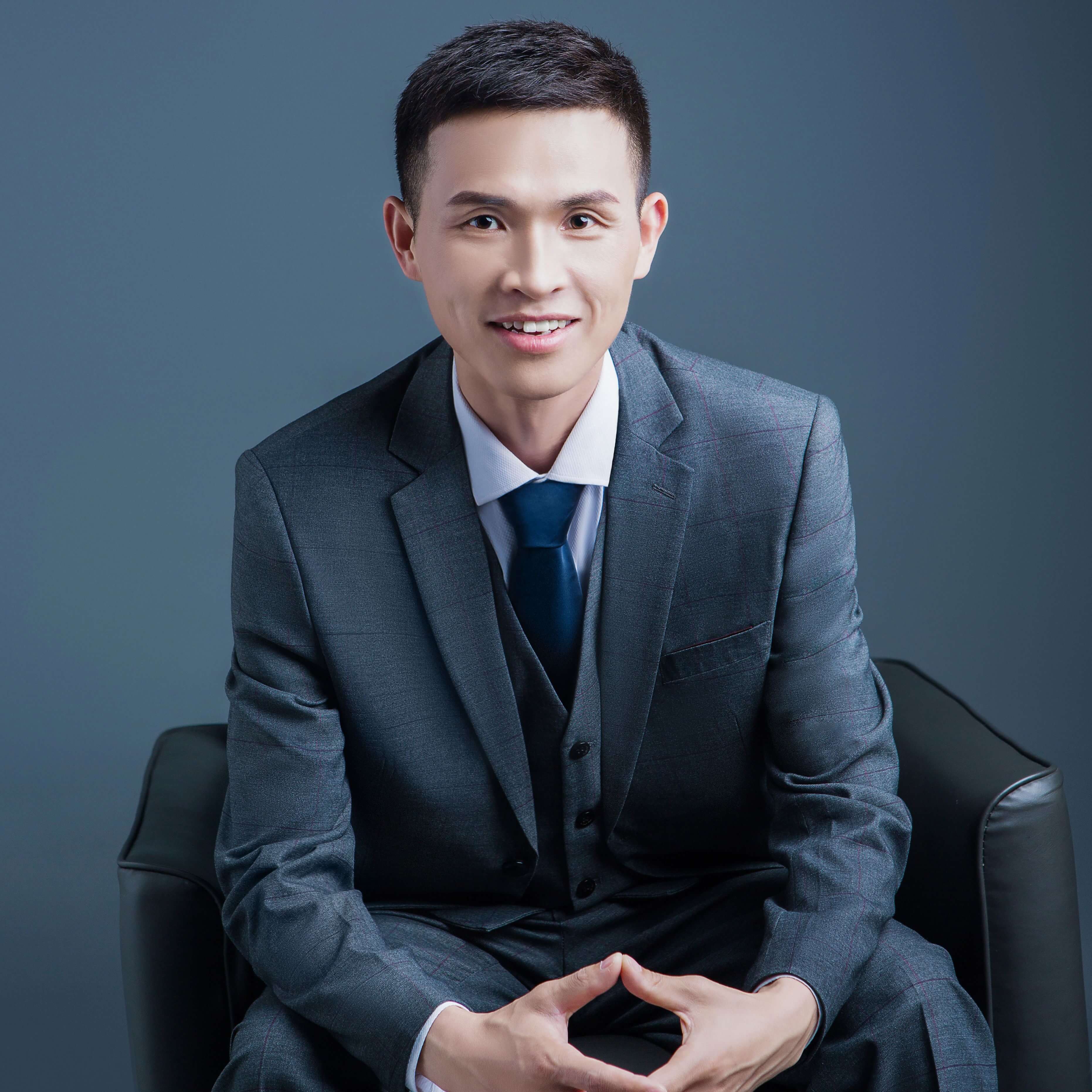 詹俊宇律师职业照